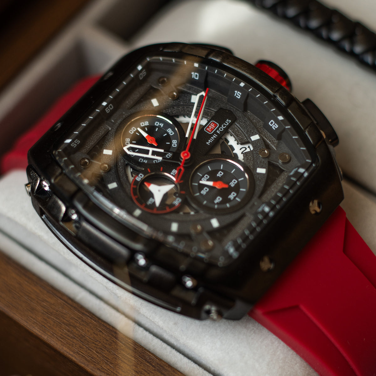 Mini Focus Sport - Red Strap Original